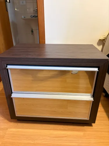 Mesa de cabeceira
