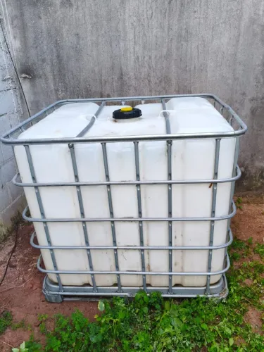 VENDO RESERVATÓRIO D ÁGUA 1000 L