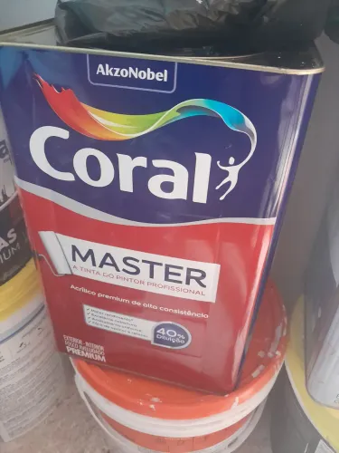 Tinta e impermeabilizante