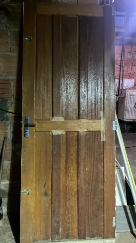 Porta de madeira usada