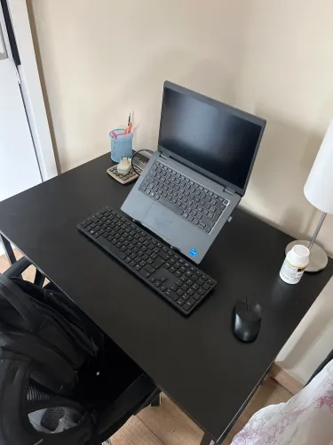Vende- se mesa e cadeira home office