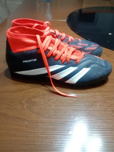Chuteira adidas Predator 40 Semi Nova