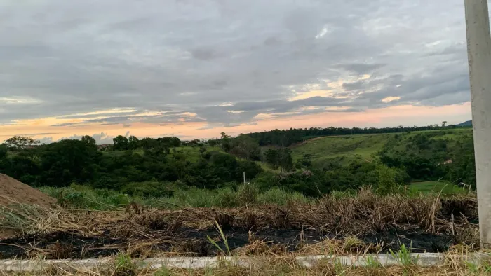 Vendo ou passo financiamento de lote Flora Park 2
