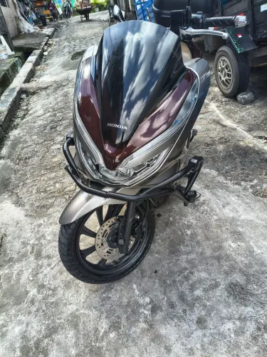 Honda PCX versão DLX de luxo toda revisada