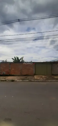 Lote murado com consertina