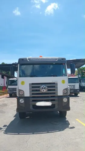 Caminhão Compactador