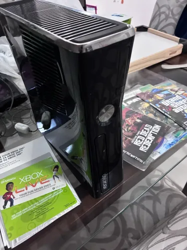Console Xbox 360 + Caixa Original + Jogos + acessórios em perfeito estado!