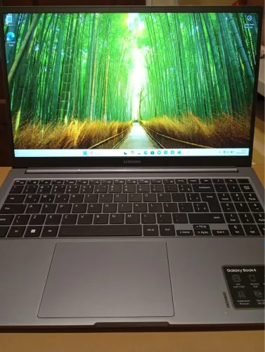 Samsung Galaxy Book - Intel U300 | 8GB RAM | 238GB SSD