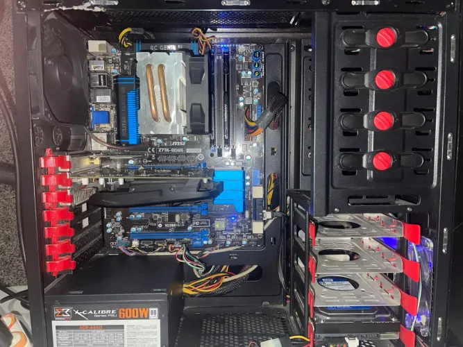 Vendo , pc Gamer 8gb de ram hd de 1tb i7 2600 placa de vídeo GT-730