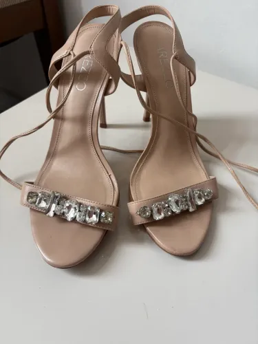 Sandália Arezzo TAM 37