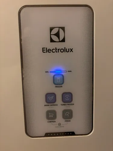 Vende Se geladeira