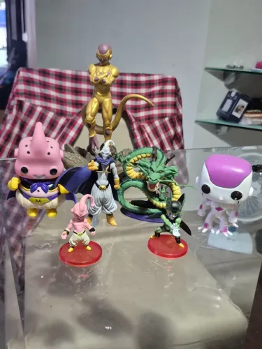 Antagonistas do Dragon Ball, tenha os bonecos de alguns dos vilões mais icônicos da série.