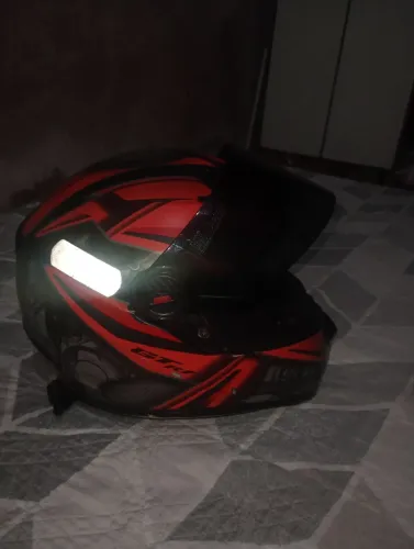 Vendo capacete por 300