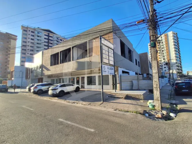 Loja Comercial para Locação no Bairro Treze de Julho na Galeria Célia Duarte