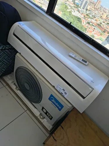 Ar condicionado 24.000 BTUs Midea inverter