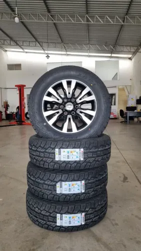 RODAS 18 CHEVROLET S10 COM PNEUS NOVOS XBRI FORZA 