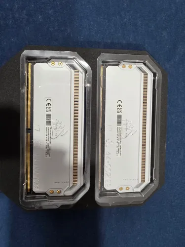 Memória RAM DDR5 2x16GB 6200mhz corsair domineitor