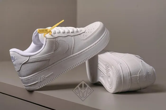 Tenis branco UNISSEX