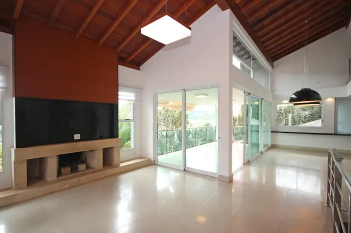 CASA DE 4 QUARTOS EM CONDOMINIO FECHADO DE NOVA LIMA