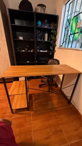 Mesa escrivaninha industrial com estante lateral