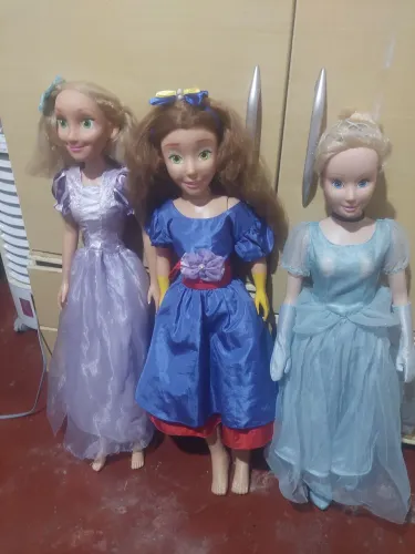 Lote de bonecas princesas ,lindas