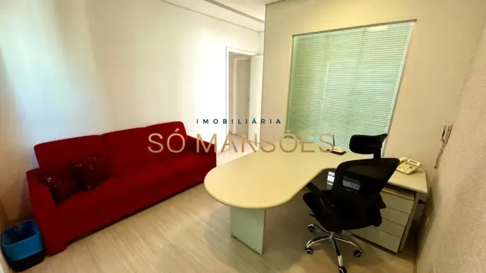Conjunto de Salas à Venda na Savassi, Belo Horizonte 107m², Alto Padrão e 3 Vagas de Gara