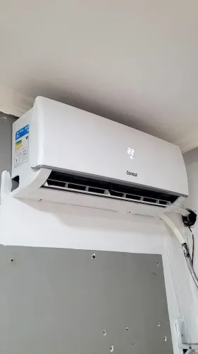 Ar condicionado semi-novo 9000Btus - Gelando muito bem !!