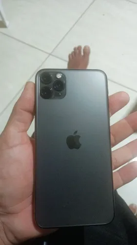 iPhone 11 pro Max parou de pegar ele não sei oq e 