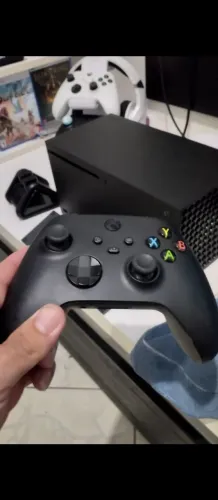 Controle de Xbox Séries quase não usado 
