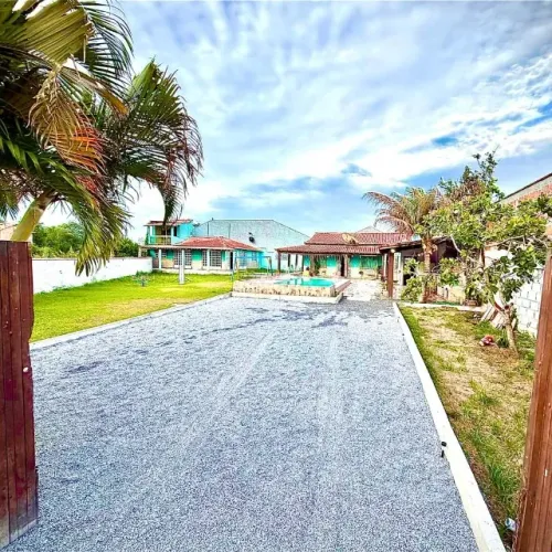 Casa com Piscina em Saquarema - Carnaval Imperdível!