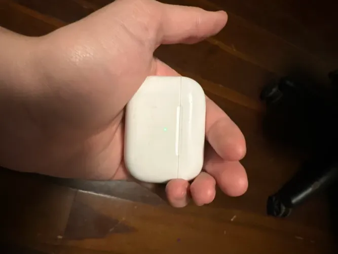 AirPods Pro faltando apenas uma borracha