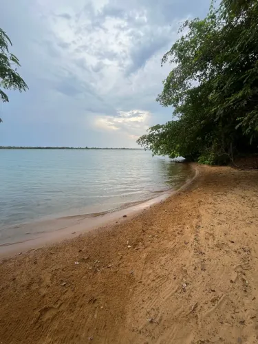 Chácara beira lago ao lado da Praia do Caju