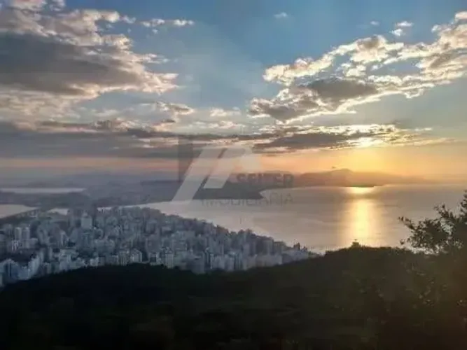 Triplex com 4 quartos a venda no Centro Florianópolis