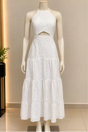 Vestido branco em laise
