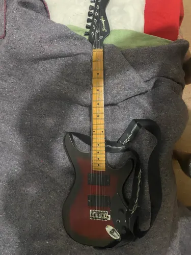 Guitarra Jennifer