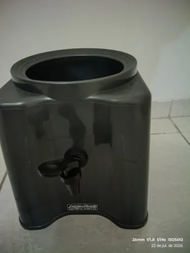 Suporte de galão de água e filtro 10 reais