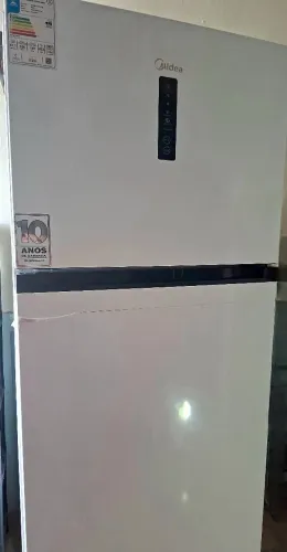 Geladeira nova ainda ta no plástico pouco tempo de uso 1 ano e 10 meses 463 litros