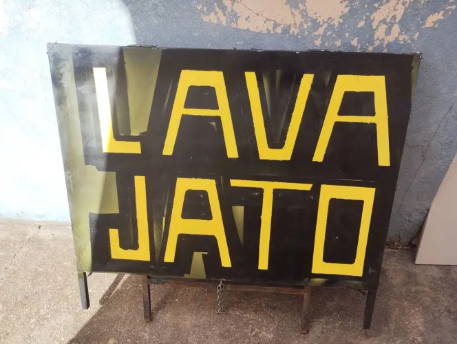 Cavalete de ferro
