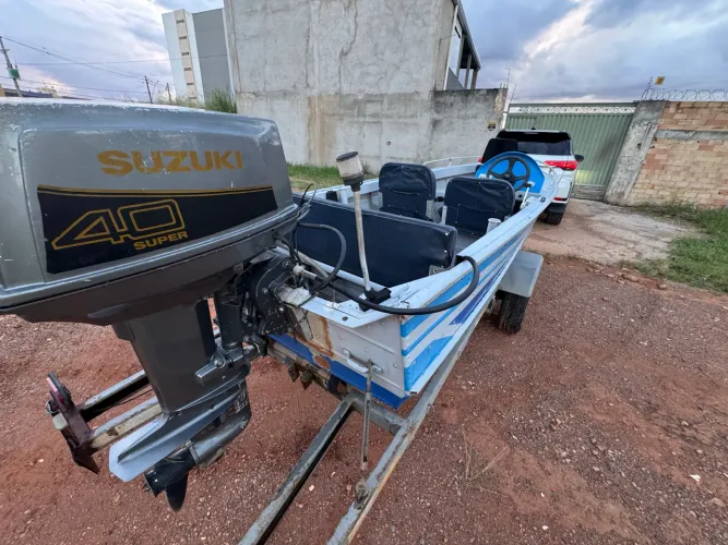 Vende-se lancha de pesca 