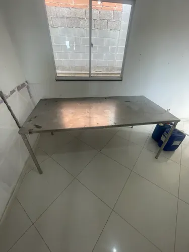 Vendo mesa de inox nova 