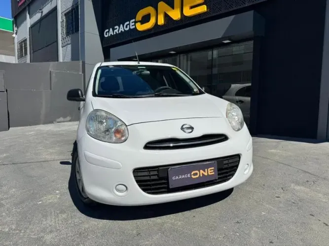 Nissan March 1.0 12V Flex 5P 2012