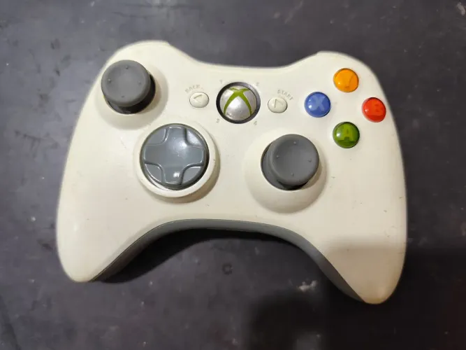 Controle Xbox 360 branco