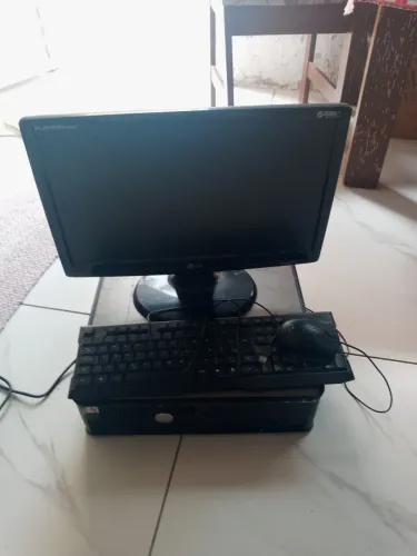 Computador pra retirada de peças
