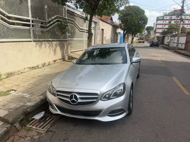 Mercedes-Benz E-250 CGI Avantgarde 2.0 TB 211cv Aut. 2015