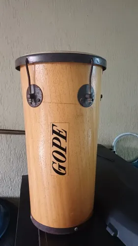Tantam Rebolo Madeira Cônico de 10 Polegadas 50cm de altura Pele Animal Gope