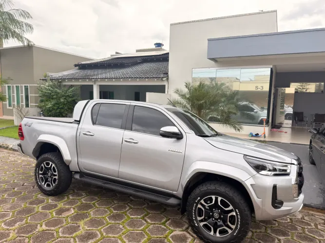Toyota Hilux CD SRX Plus 4X4 2.8 TDI Die. Aut. 2025