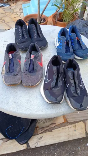 4 tênis Nike usados. 