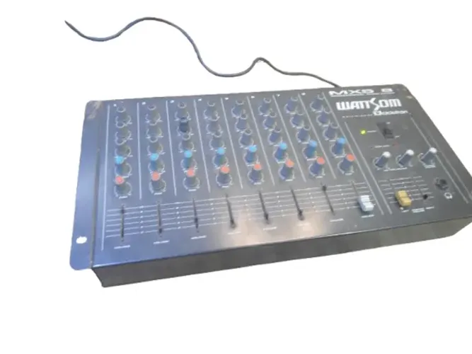 Mesa de Som Wattsom Ciclotron MXS-8 - funcionando