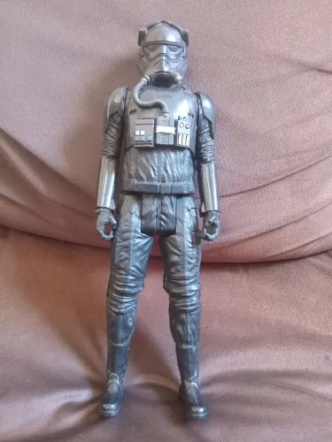 BONECO STAR WARS FIRST ORDER FLIGHTER PILOT ORIGINAL EM EXCELENTE ESTADO DE CONSERVAÇÃO