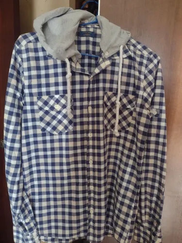 Camisa xadrez com capuz removível da Zara